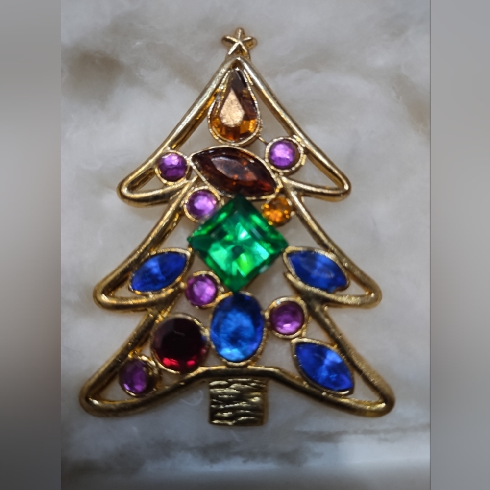 Vintage Gold Coloured Christmas Tree Brooch With Brightly Coloured Stones